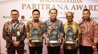 Pj Gubsu, Rektor USU dan Bupati Simalungun Terima Penghargaan Paritrana Awards dari Wapres