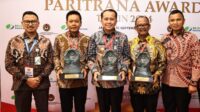 Pj Gubsu, Rektor USU dan Bupati Simalungun Terima Penghargaan Paritrana Awards dari Wapres