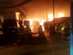 Gudang di Medan Sunggal Terbakar, 5 Mobil Hangus