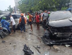 2 Mobil Kijang Tabrakan di Medan Timur