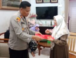 Kapolsek Patumbak Berikan Tali Asih kepada Keluarga Alm. Aiptu Amirsyah