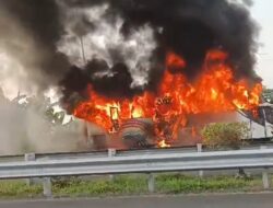 Bus Putra Pelangi Terbakar di Tol Medan-Kualanamu
