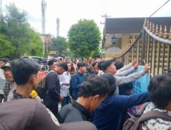 Mahasiswa Demo di Polrestabes Medan, Desak Polisi Periksa PT MAS