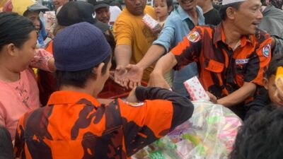 PP Kecamatan Beringin Bagikan 200 Takjil ke Masyarakat