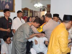 Kombes Gidion Melayat ke Rumah Duka Ketua KBPP Polri Kota Medan