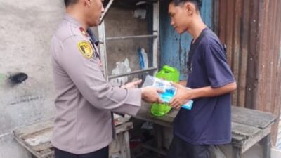 Jumat Barokah, Polsek Medan Timur Peduli Warga Kurang Mampu