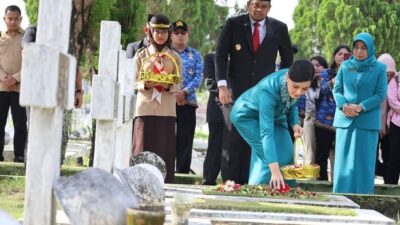 Peringati HUT ke-77 Sumut, Gubernur Bobby Nasution Ziarah ke Makam Pahlawan