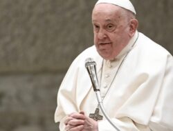 Paus Fransiskus Meninggal Dunia