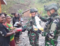 TNI Bantu Warga Papua