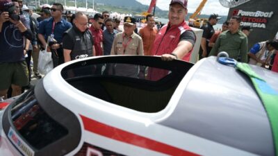 Masyarakat Padati Lokasi F1 Powerboat