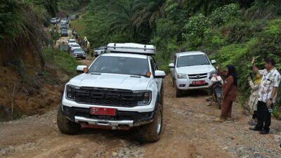 Bobby Nasution Pastikan Perbaikan Jalan Rusak Labura-Toba Mulai Dikerjakan Tahun Ini