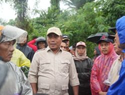 Respon Cepat Pemkab Deli Serdang Tangani Banjir, Turunkan Alat, Dirikan Posko dan Lakukan Evakuasi
