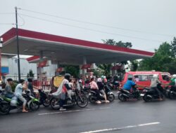 Usai Banjir, Warga Medan Kesulitan Dapat BBM