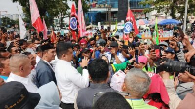 Gubsu Penuhi Keinginan Buruh