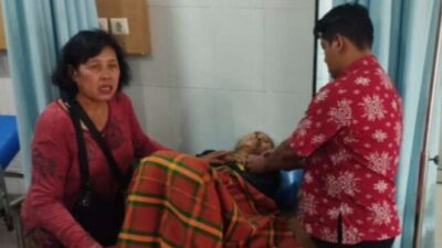 Polsek Perbaungan Bantu Lansia yang Sakit di Depan Kantor Polisi