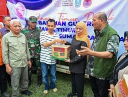 Wagub Sumut Surya Bersama Gubernur Jatim Khofifah Tinjau Korban Bencana di Langkat