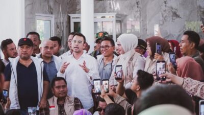 Raffi Ahmad Kunjungi Posko Pengungsi Banjir di Langkat