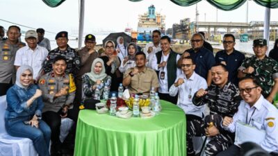 Bobby Nasution dan Forkopimda Terima Bantuan Logistik Kementan dan Bapanas di Belawan