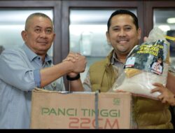 Pj Sekdaprov Sumut Terima Bantuan Bencana Alam dari Bupati Merangin