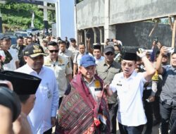 Gubsu Dampingi Mendagri Resmikan Huntara dan Penyerahan Bantuan Dana Tunggu Hunian di Tapsel