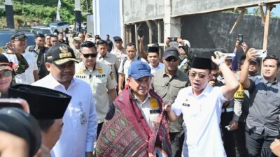 Gubsu Dampingi Mendagri Resmikan Huntara dan Penyerahan Bantuan Dana Tunggu Hunian di Tapsel
