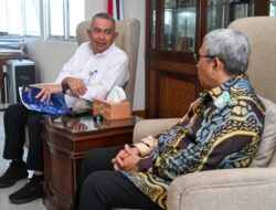 Pj Sekdaprov Sumut Terima Laporan Kinerja Komisi Informasi Tahun 2025