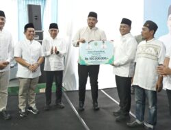 Gubernur Bobby Nasution Serahkan Hibah Rp500 Juta, Tekankan Masjid Harus Sejahterakan Jemaah