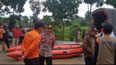 Kecil Surbakti Hanyut Terseret Arus Sungai