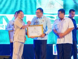 Bupati Deli Serdang Teken MoU dan Raih Penghargaan Mendagri