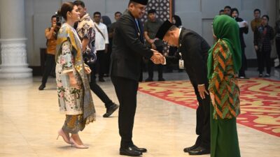 Gubernur Bobby Lantik Timur Tumanggor Jadi Pj Sekda