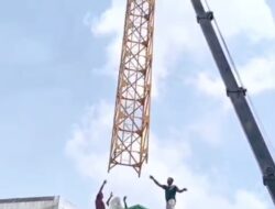 Pembangunan Menara Masjid Muslimin Jalan Perbatasan Rampung Dikerjakan