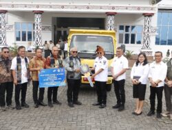PTPN IV Regional 2 Serahkan Truk untuk Dukung Pengelolaan Sampah di Simalungun
