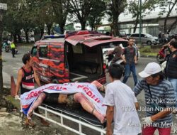 Mayat Pria di Parit Hebohkan Warga